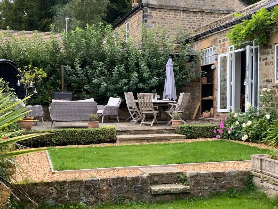 Luxury Barn Conversion At Rudding Harrogate Exterior foto